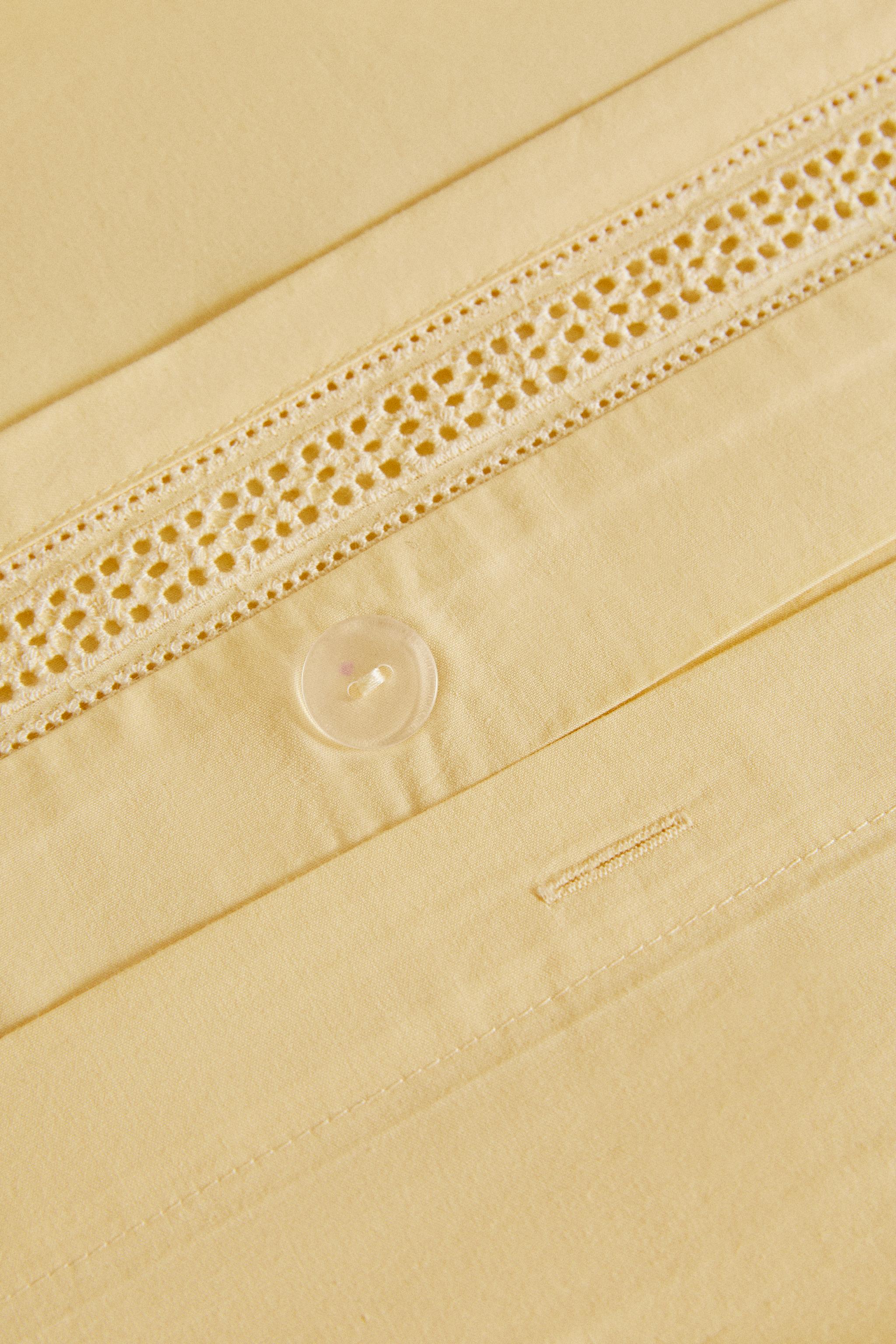 HOUSSE DE COUETTE BRODERIE AJOURÉE